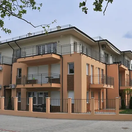 Zen Sunshine Lägenhet Zamárdi